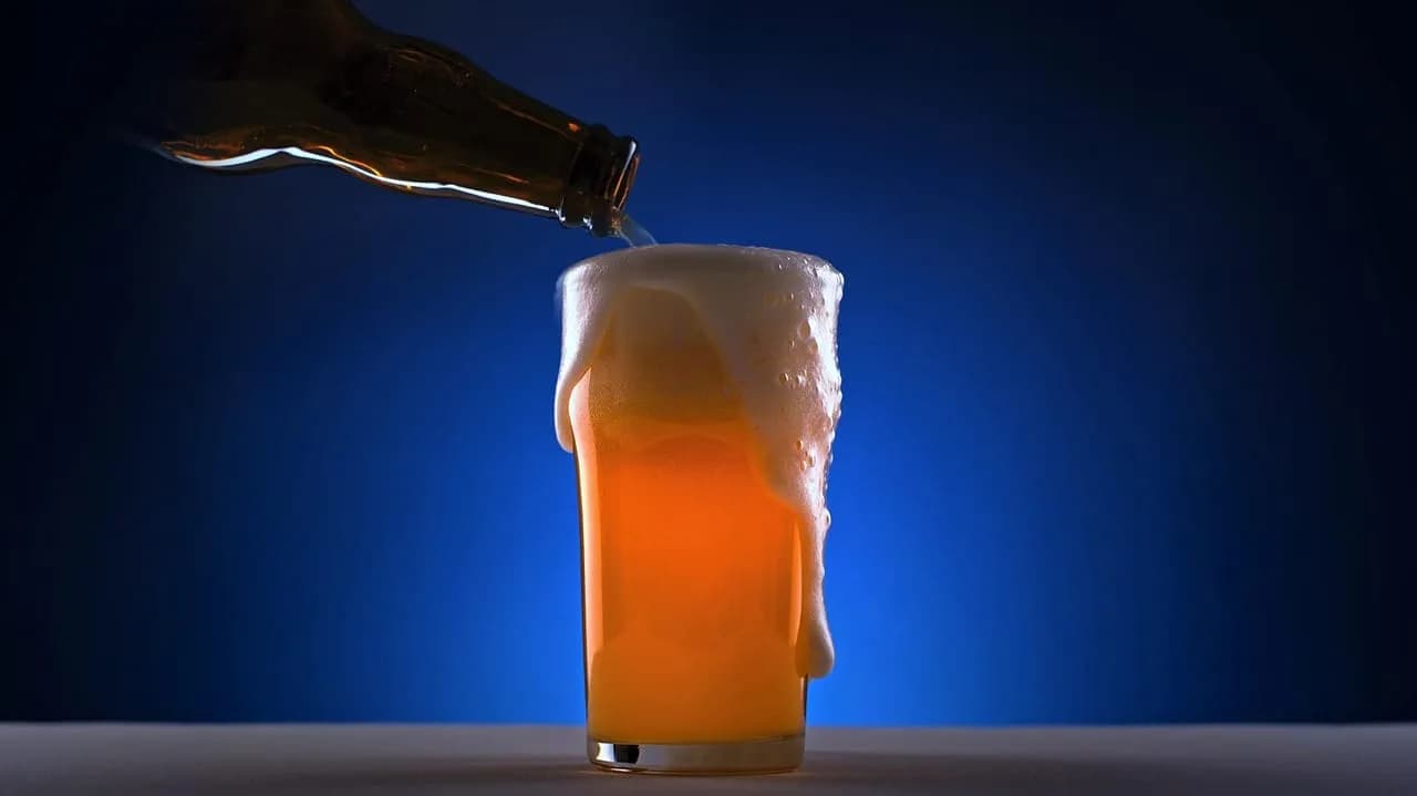 Piwo bezalkoholowe: Czy jest zdrowe? Korzyści, ryzyka i mity