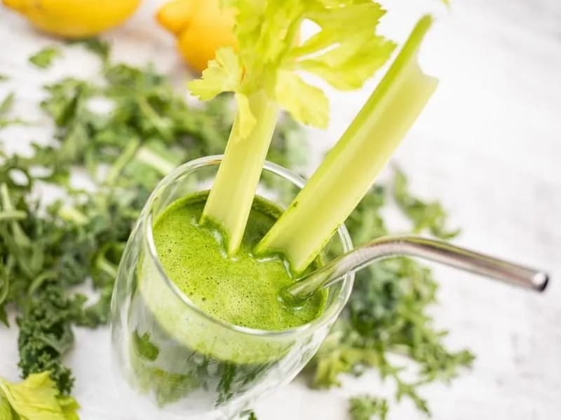 Koktajle Sirtfood: Przepisy na Aktywację Sirtuin i Spalanie Tłuszczu